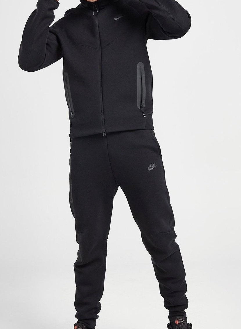 Nike Tech noir