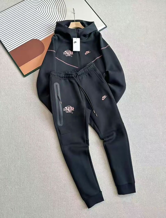 NIKE TECH SYNAWORLD EDITION